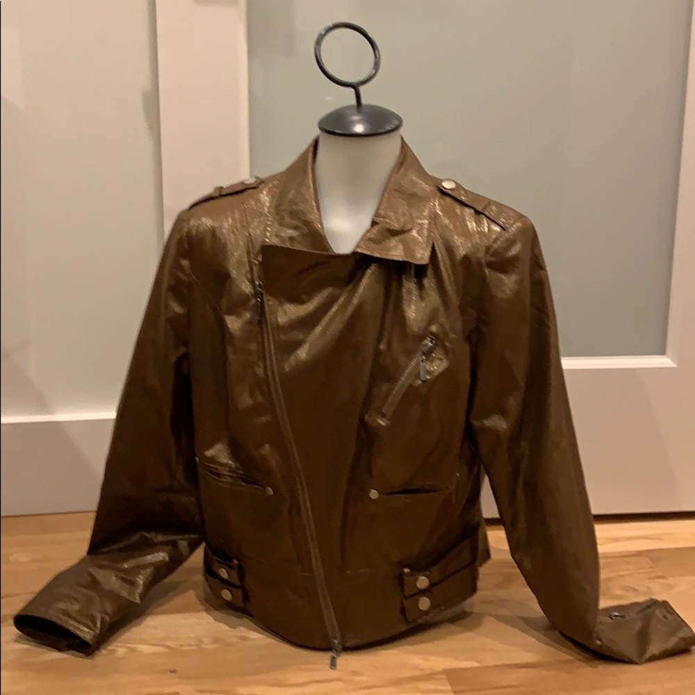 Cute, Light Jacket! - image 4